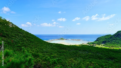 沖縄県伊是名島のチジン山から見た風景