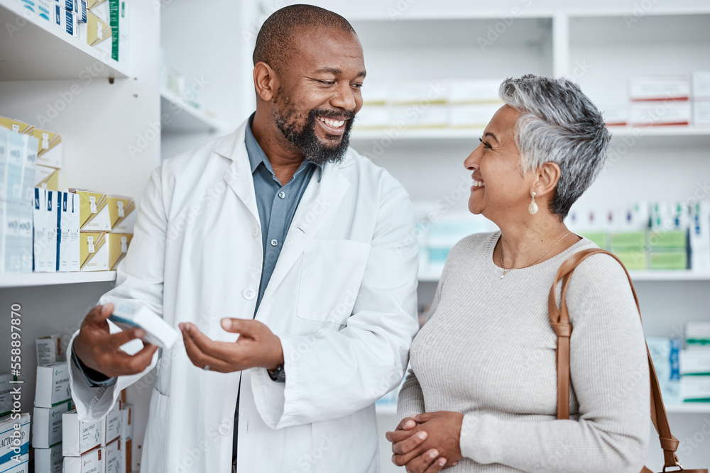Obraz premium Medicine, shopping or pharmacist helping an old woman with healthcare advice on medical pills or drugs. Smile, customer or happy senior doctor talking or speaking to a sick elderly person in pharmacy