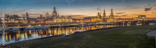 Blick auf die Br  hlsche Terrasse in Dresden