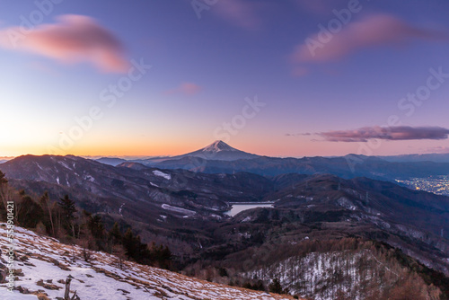 冬の大菩薩嶺から朝焼けの富士山 © Umibozze