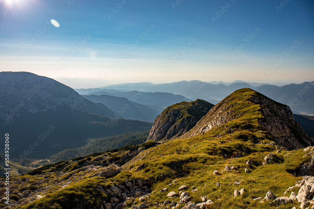 Obraz premium Hiking to Škednjovec peak in Bohinj