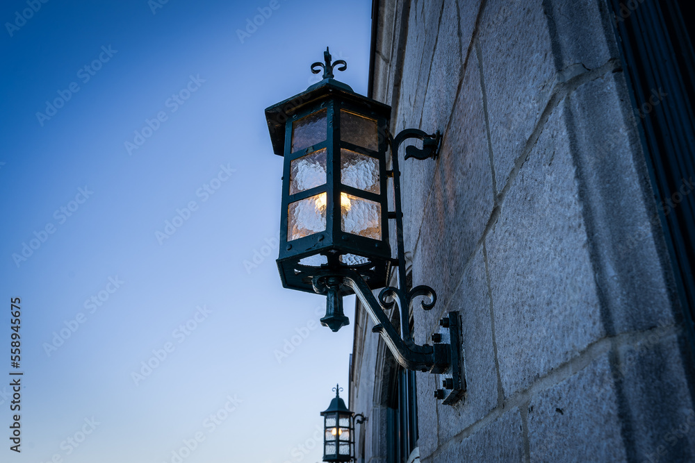 Une lampe dans le Vieux-Québec près du chateau Frontenac.