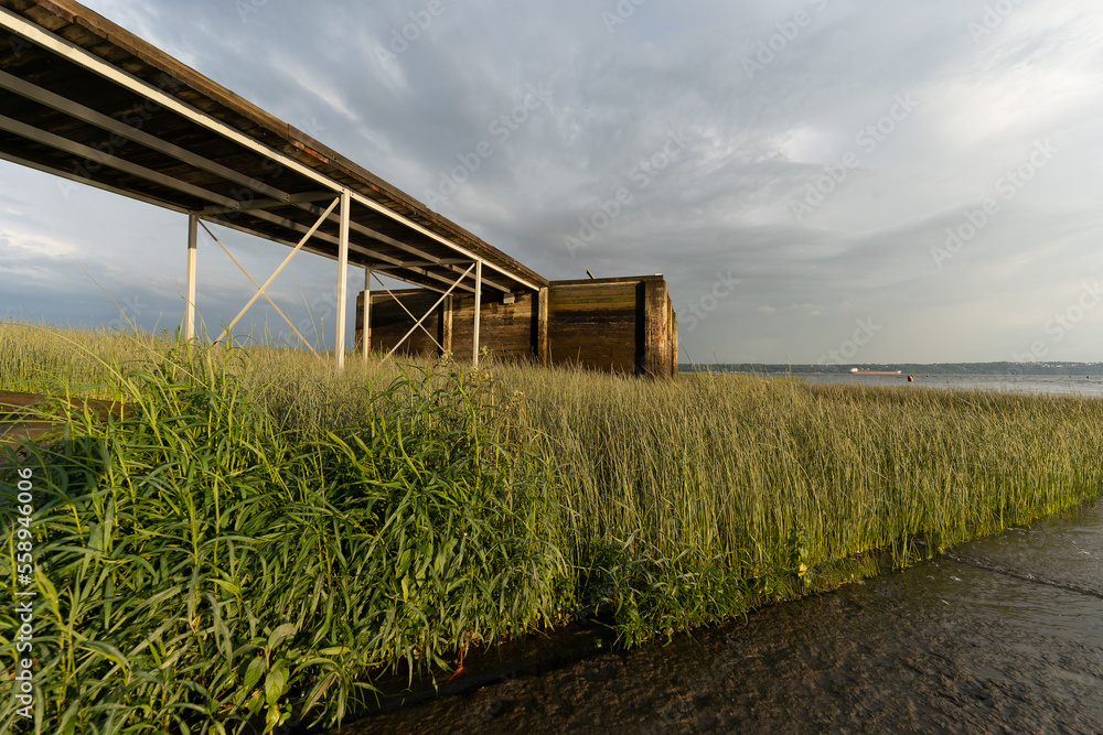 Obraz premium Le quai de l'anse du cap-rouge