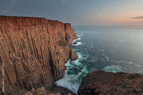 Tableau sur toile Cape Raoul huge Cliffs at sunset with Beautiful coast landscape of Tasman National Park in Tasman peninsula, Tasmania, Australia
