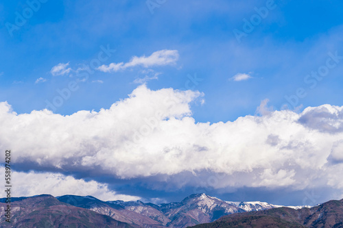 雲がかかる冬の美ヶ原 © kikisora