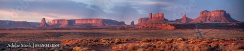 Sunset at Monument Valley, panoramic photo of monument valley, Highway 163, Utah, USA © Larry Zhou