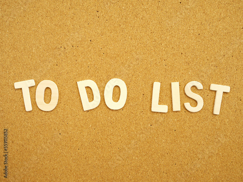 "To do list" message on wood board