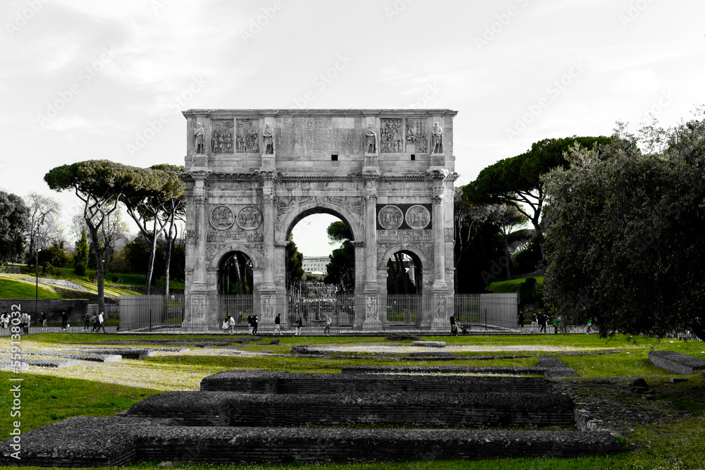 Obraz premium Colosseum Rome during sunset.