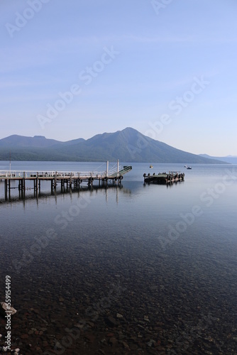 Wallpaper Mural 支笏湖と樽󠄀前山 Torontodigital.ca