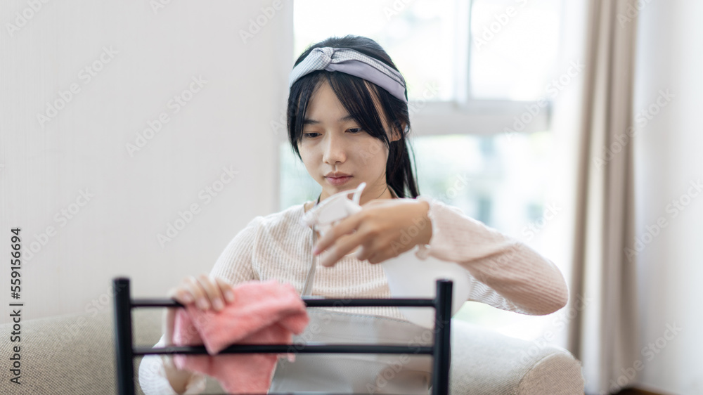 Housewives use towels to wipe things, tables, chairs, display cabinets and glass inside the house,, Big cleaning, Housework, Daily routine ,Removes germs and dirt and deep stains, Spray alcohol. Housewives use towels to wipe things, tables, chairs, display cabinets and glass inside the house,, Big cleaning, Housework, Daily routine ,Removes germs and dirt and deep stains, Spray alcohol.
