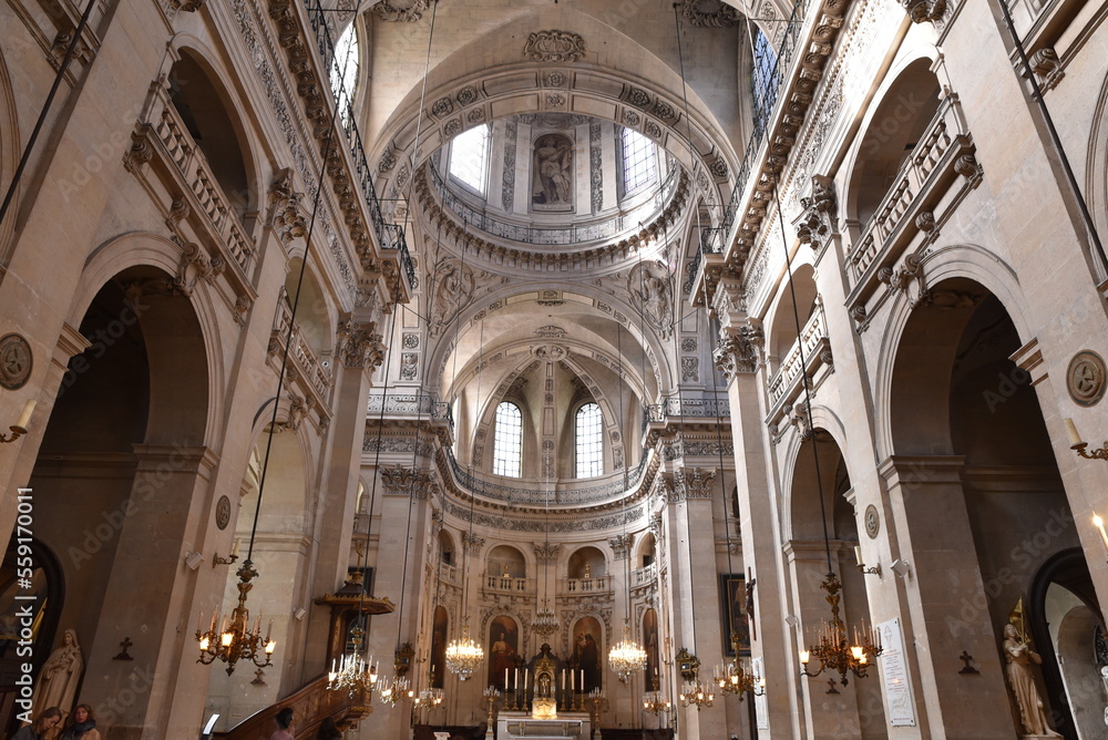 Nef de l'église Saint-Paul et Louis à Paris. France