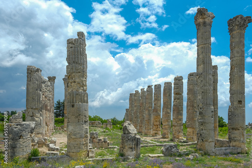 Fotografie Uzuncaburç historical settlement center is located in Mersin Erdemli
