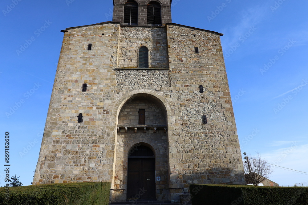 L'église Sainte Martine, vue de l'extérieur, village de Pont du Château, département du Puy de Dome, France