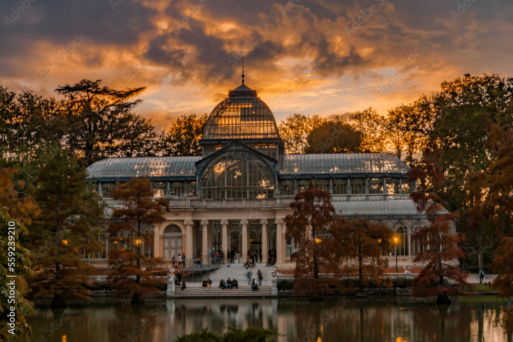 Fototapeta premium crystal palace of the city of madrid