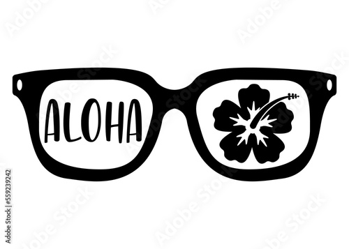 Logo destino de vacaciones. Silueta aislada de gafas de sol con palabra hawaiana Aloha en texto manuscrito y flor de hibisco photo