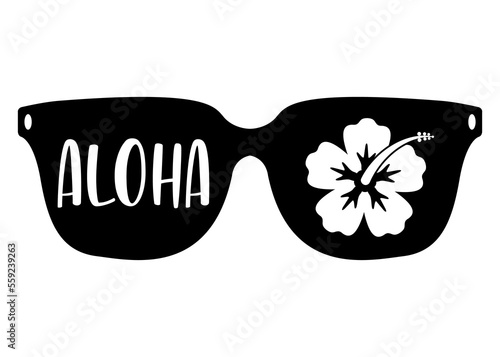 Logo destino de vacaciones. Silueta aislada de gafas de sol con palabra hawaiana Aloha en texto manuscrito y flor de hibisco en espacio negativo photo