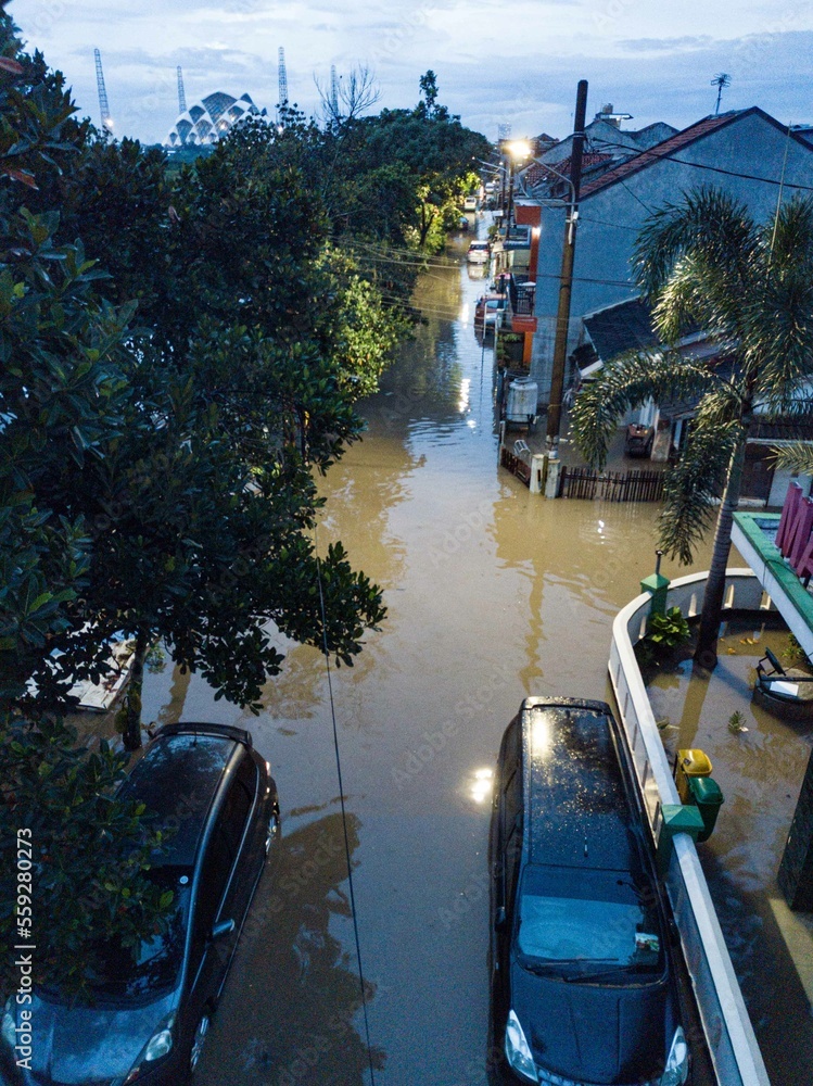 Naklejka premium Housing Flooded