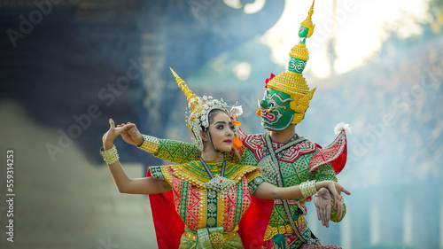 Obraz na plátně Khon, Thai cultural art Dance in masks Khon, Benjakai and Hanuman in literature