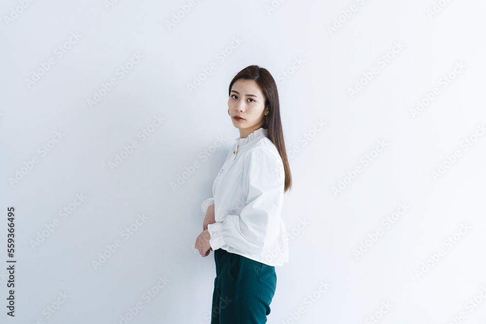 クールで知的な女性 クールで知的な女性
