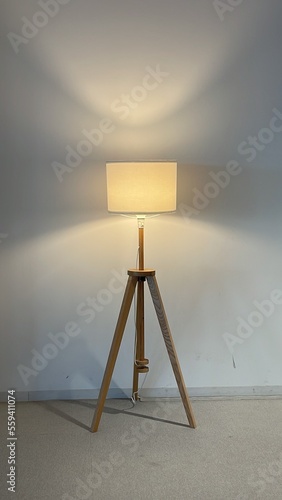 shot of a tripod studio, light, equipment, white, isolated, tripod, stand, photo, photography, lamp, spotlight, flash, illustration, black, lighting, camera, softbox, wall, room, music, nobody, inter