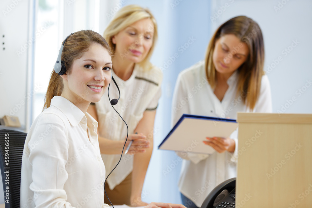 © auremar - business woman in the office © auremar - business woman in the office