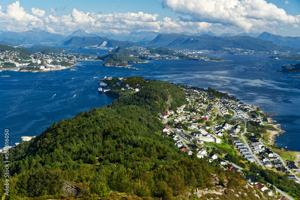 Landschaftsblick vom Sukertoppen - Alesund / Norwegen