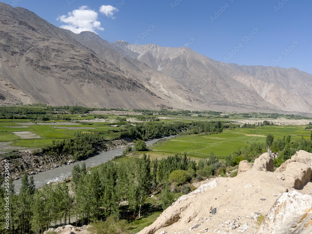 The river as a border line between Tajikistan and Afghanistan.