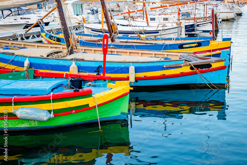Wallpaper Mural Barque Catalane dans le port de Banyuls-sur-Mer Torontodigital.ca