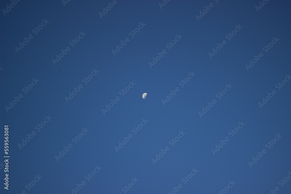 Cielo nocturno con la luna cuarto menguante, Jujuy , Argentina. Night sky with third quarter moon. Cielo nocturno con la luna cuarto menguante, Jujuy , Argentina. Night sky with third quarter moon.