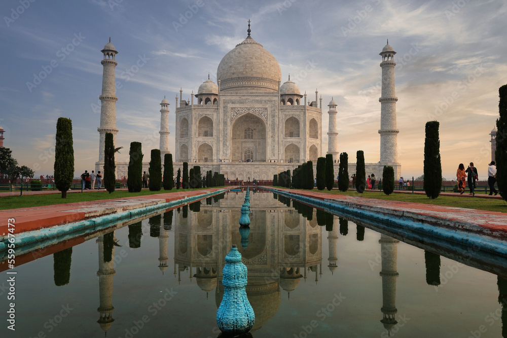 Fototapeta premium Taj Mahal - Agra, India, Asia