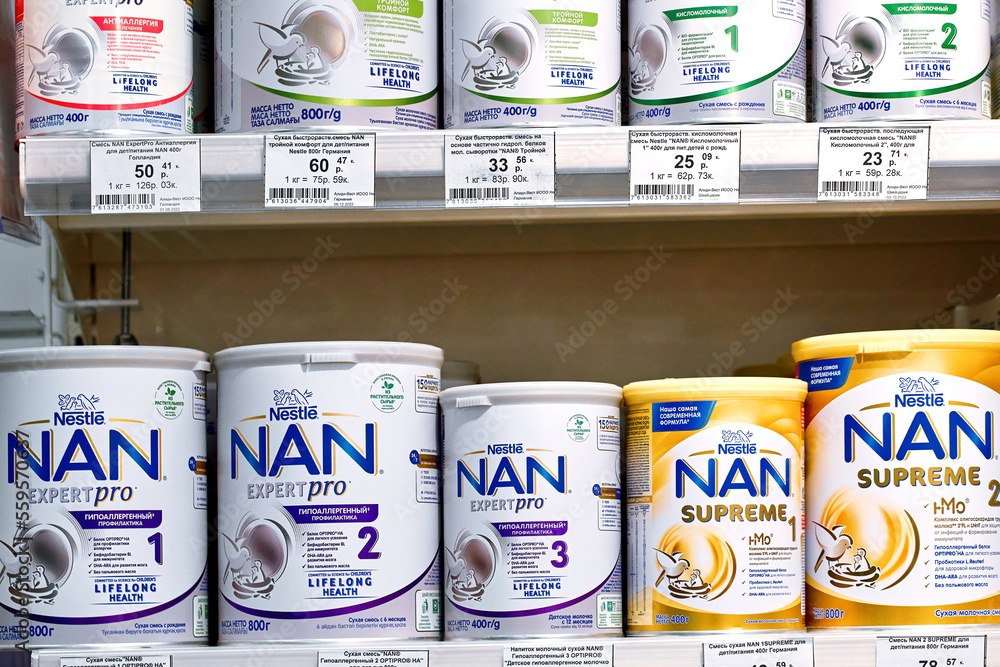 Fotografia do Stock Minsk, Belarus. Jan 2023. Assortment of Nestle NAN