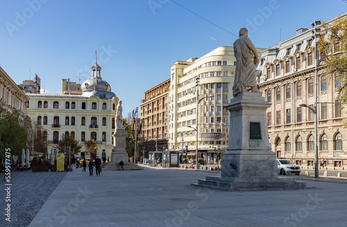 Obraz na płótnie University Square - Statue of Gheorghe Lazăr and Statue of Spiru Haret w salonie