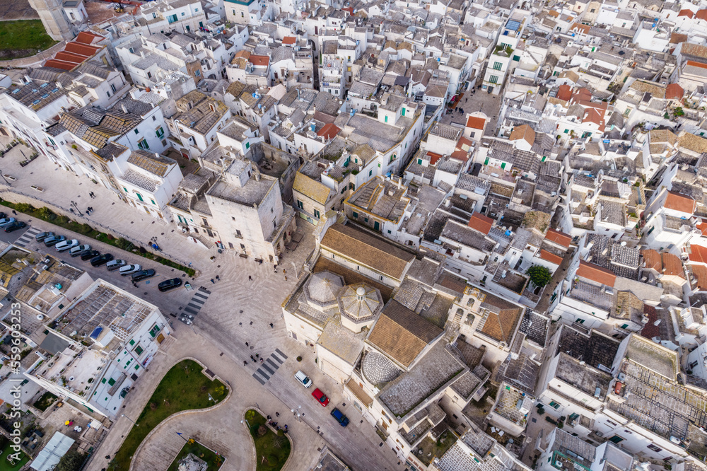 Vista aerea di Cisternino, nella valle d'itria in puglia Vista aerea di Cisternino, nella valle d'itria in puglia
