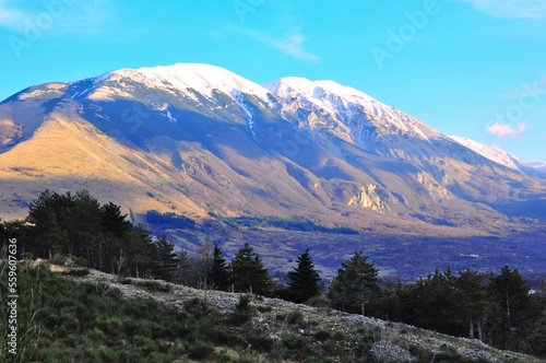 panorama della Maiella innevata, Abruzzo