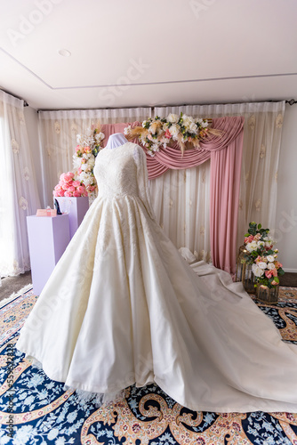 Afghani bride's beautiful white wedding dress © Stella Kou