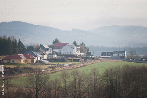 Domek w górach, nowoczeny dom, osiedle w górach, zdjęcia domów,