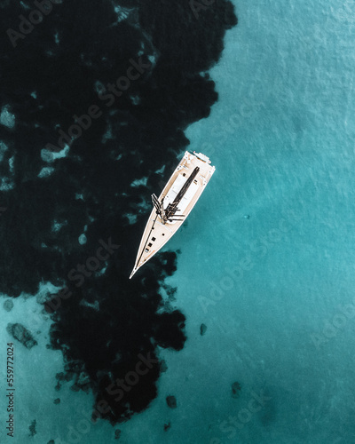 Just a boat in Ibiza © Adrien