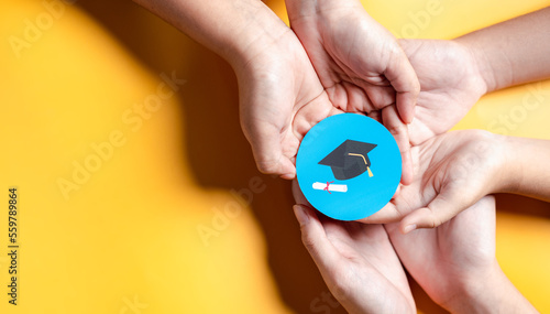 Wallpaper Mural Graduation concept. Learning educate, study knowledge to creative thinking idea and problem solving solution, learning online education course degree certificate. Torontodigital.ca