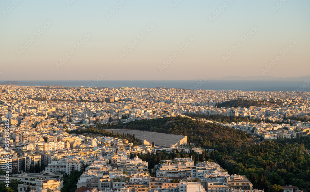 Obraz premium Beautiful views of Athens and the acropolis