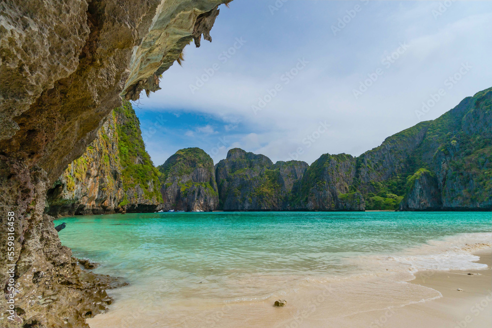 Stuningly beautiful seascape of Maya Bay on Phi Phi Leh island, Thailand Stuningly beautiful seascape of Maya Bay on Phi Phi Leh island, Thailand