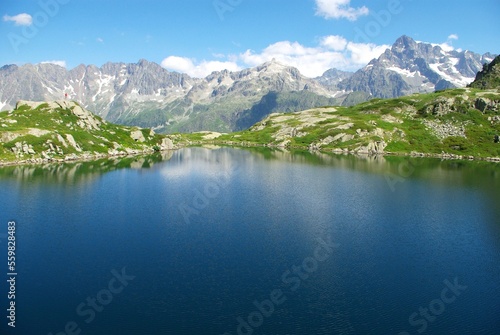 Fototapeta Naklejka Na Ścianę i Meble -  Lac de Pétarel dans les Hautes-Alpes