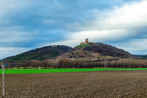 Kurze Wanderung um die wunderschönen Drei Gleichen im Thüringer Becken - Drei Gleichen - Deutschland photo