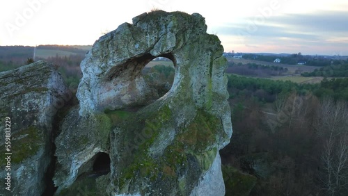 Okiennik Wielki rocks near Kroczyce photo