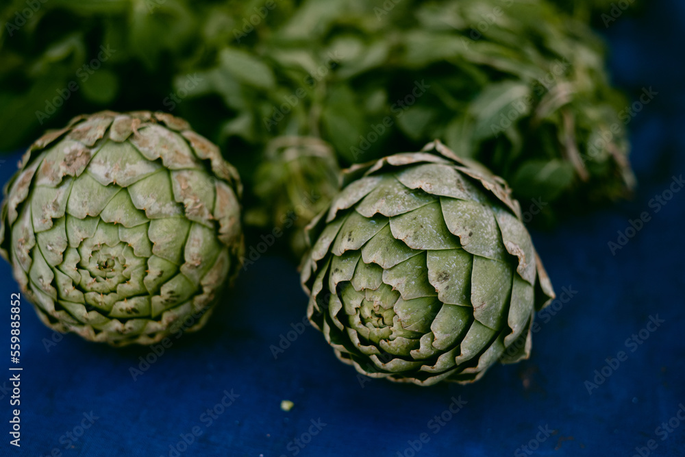 Obraz premium artichokes on the table
