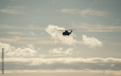 Fotografia silhouette of British Joint Helicopter Command (JHC) Royal Air Force Puma HC2 on