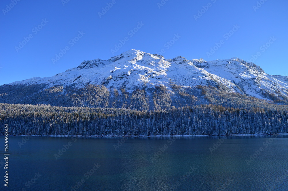 Obraz premium lake in the mountains
