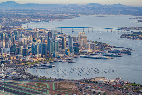 Cuadro en lienzo Downtown San Diego Intentional Airport Skyline Photography