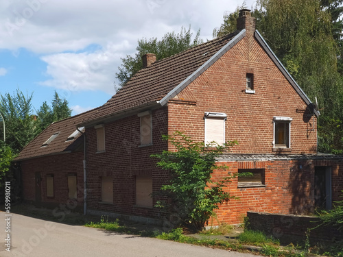 Abandoned house in Lützerath near Erkelenz, Germany, due to lignite mining © Stimmungsbilder1
