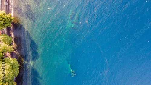 Fotografia Aerial view of USAT Liberty Shipwreck at Tulamben, one of scuba diving destination in Bali, Indonesia