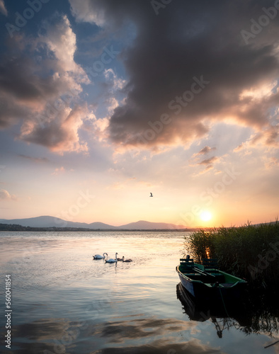 Fototapeta Naklejka Na Ścianę i Meble -  Jezioro